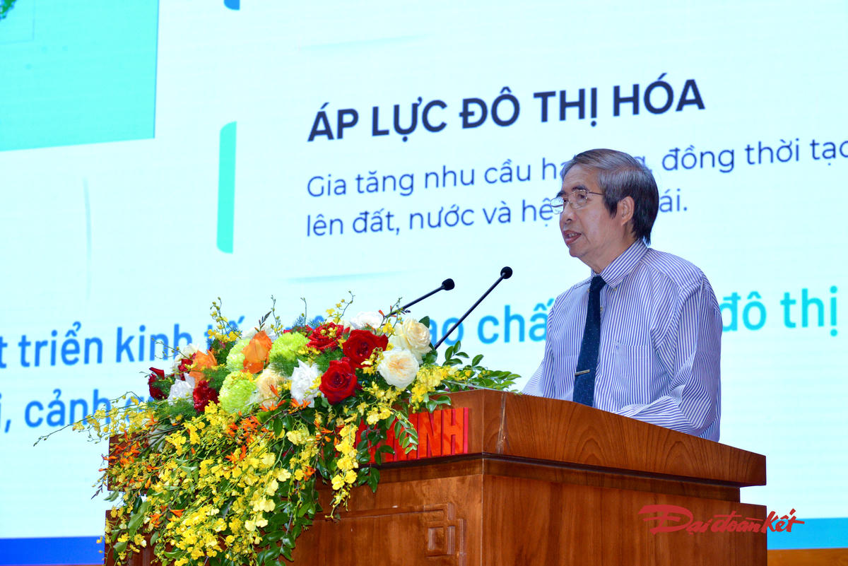 PGS.TS Lưu Đức Hải, Viện trưởng Viện Nghiên cứu đô thị và Phát triển hạ tầng, tham luận tại diễn đàn.