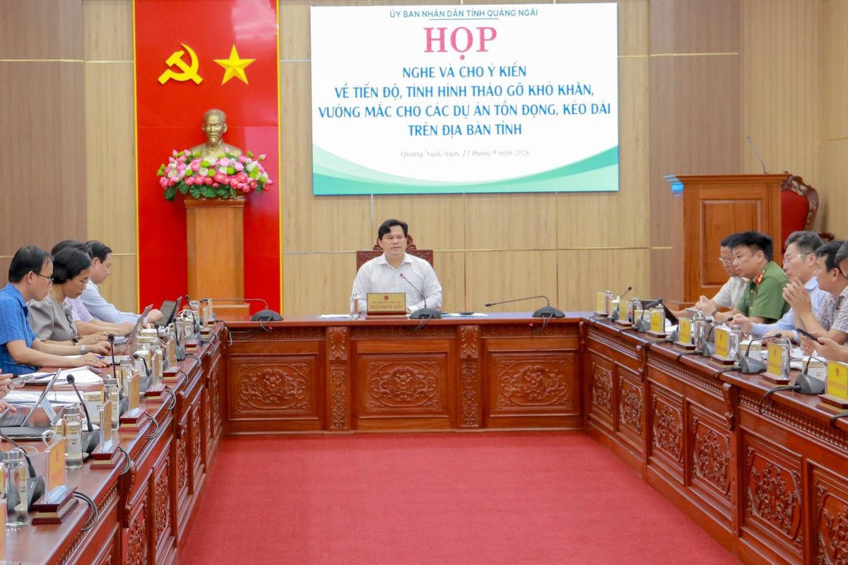 Ông Trần Phước Hiền, Phó Chủ tịch UBND tỉnh Quảng Ngãi chủ trì buổi làm việc. Ảnh: TH.