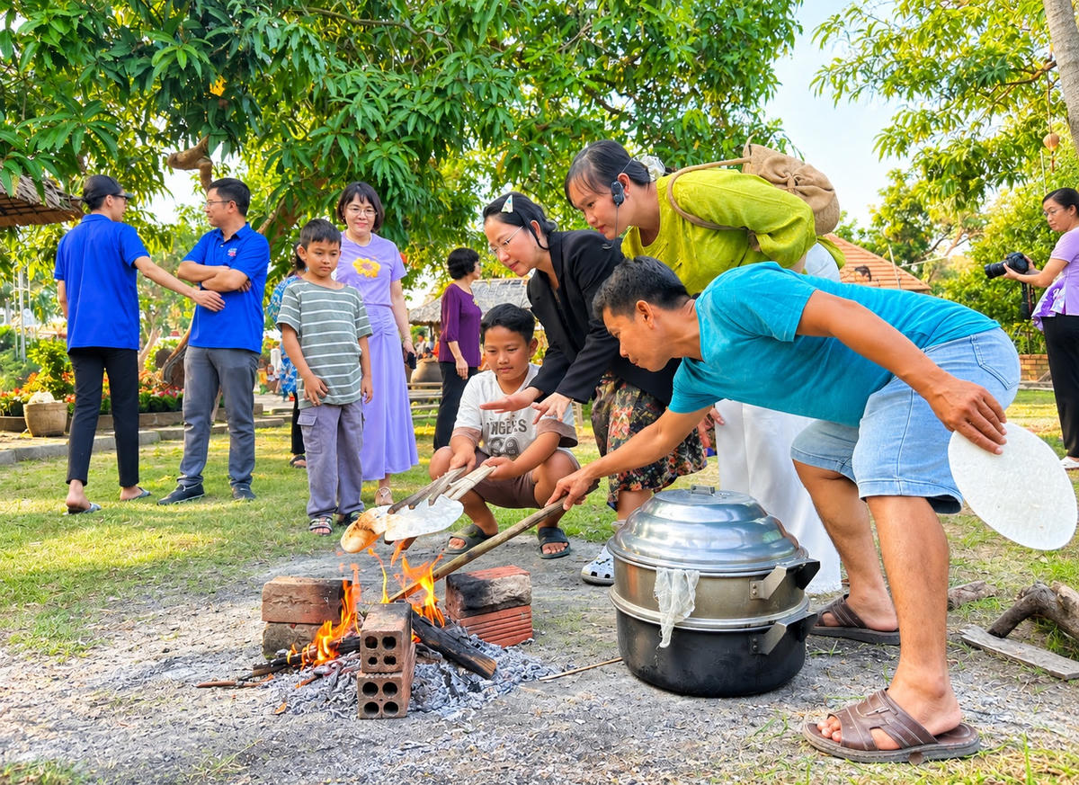 Du khách trải nghiệm nướng bánh phồng tại điểm du lịch ở phường Cao Lãnh, tỉnh Đồng Tháp. (Ảnh: Thanh Lâm).