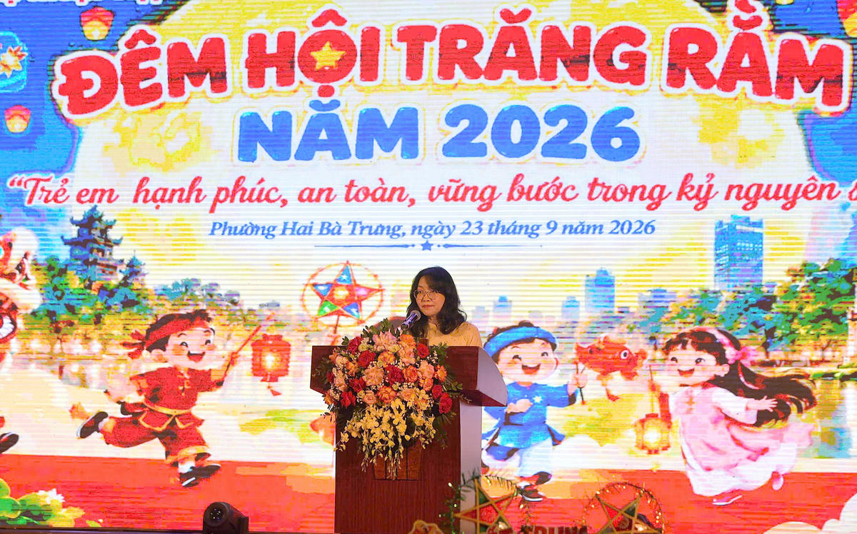 Bà Nguyễn Hằng Nga - Giám đốc Trung tâm Triển lãm VHNT Việt Nam phát biểu khai mạc Lễ hội Trung thu – 2026.