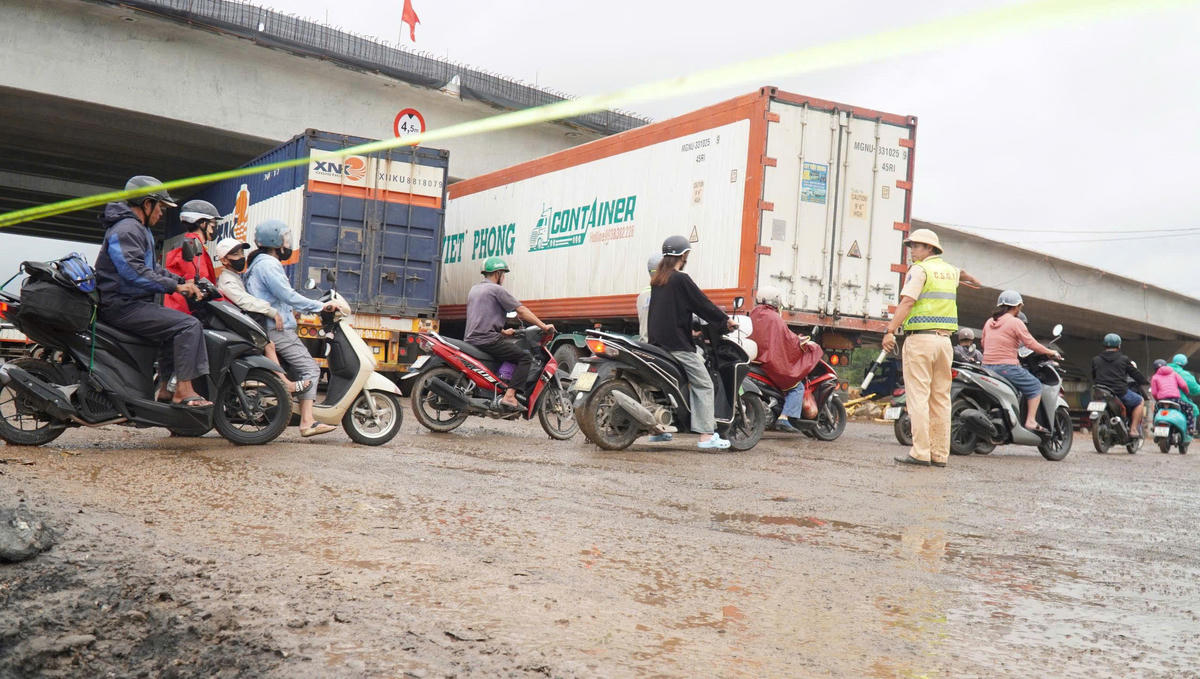 Gỡ ùn tắc cửa ngõ vào trung tâm Đà Nẵng