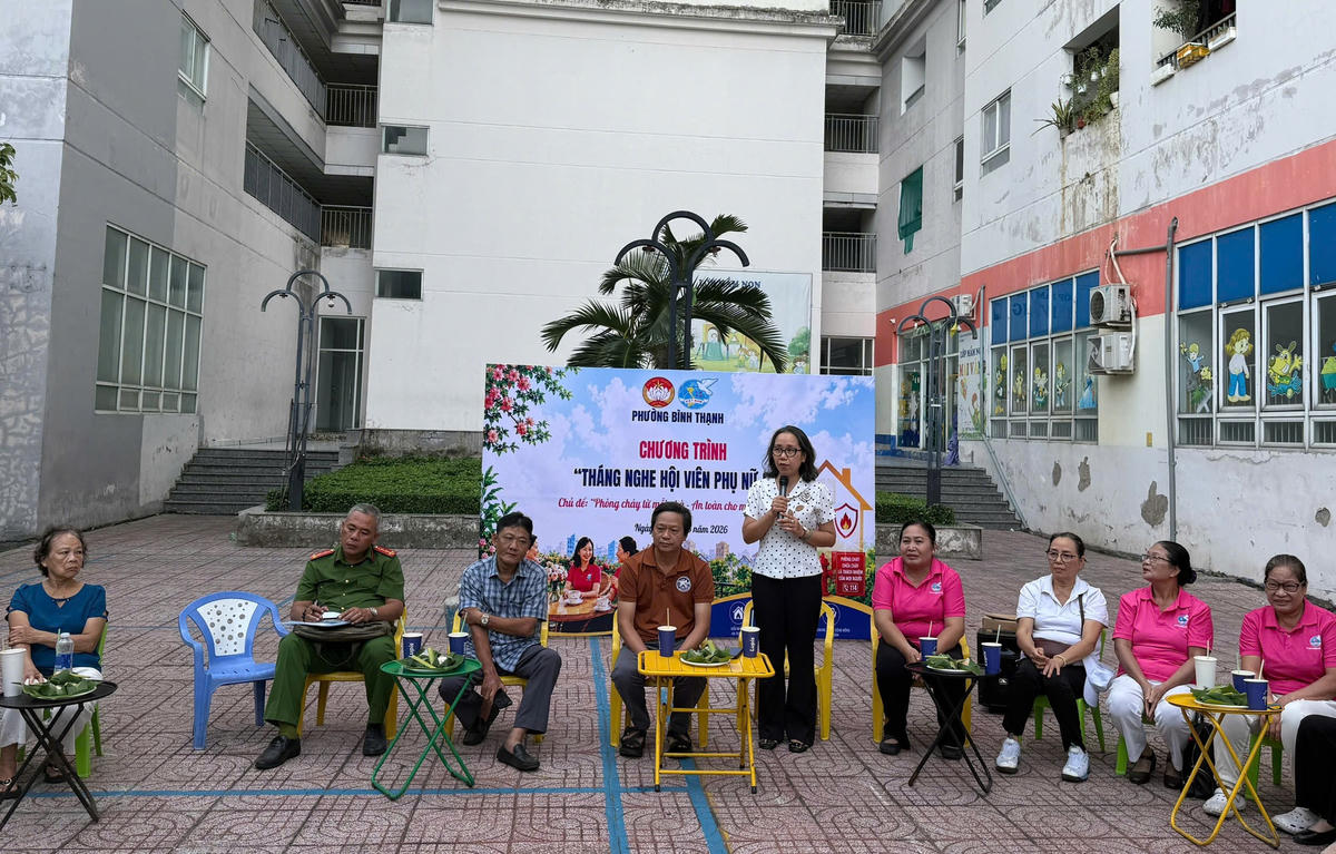 Nghe dân nói để gần dân hơn