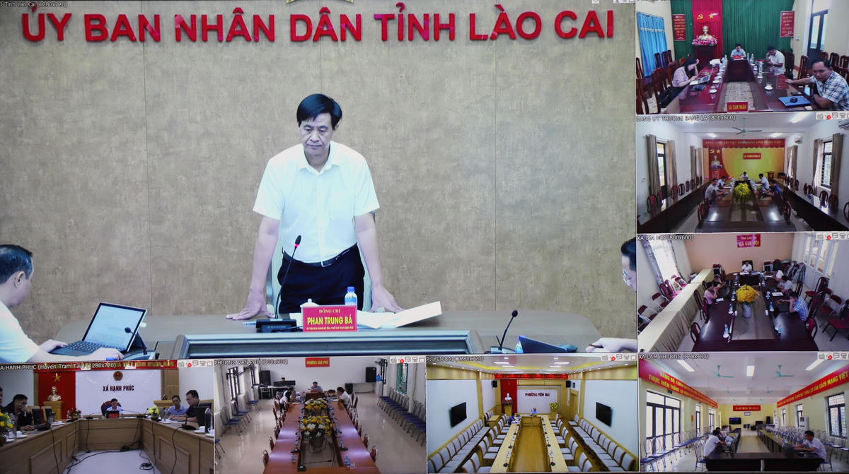 Cuộc họp được tổ chức theo hình thức trực tiếp kết hợp trực tuyến với điểm cầu các xã. Ảnh: Linh Vũ.