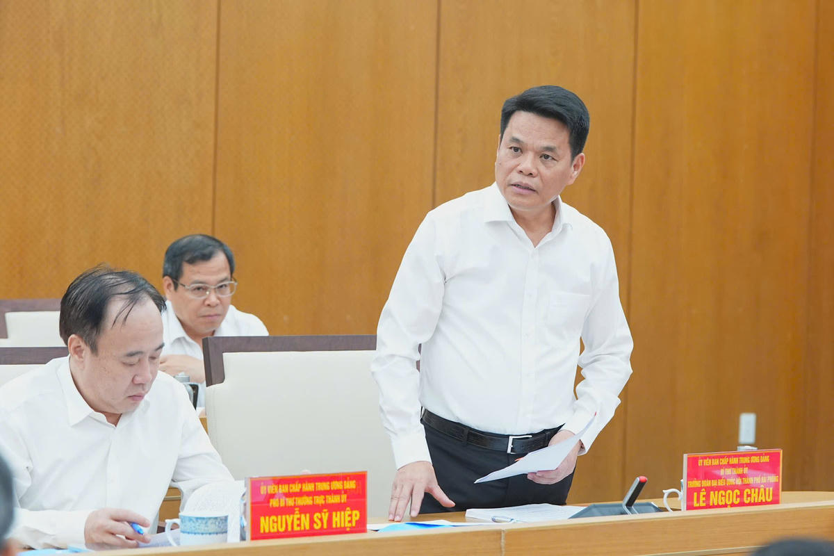 Thủ tướng: Hải Phòng nâng cao chất lượng sắp xếp cán bộ và đảm bảo an toàn trong chuyển đổi số