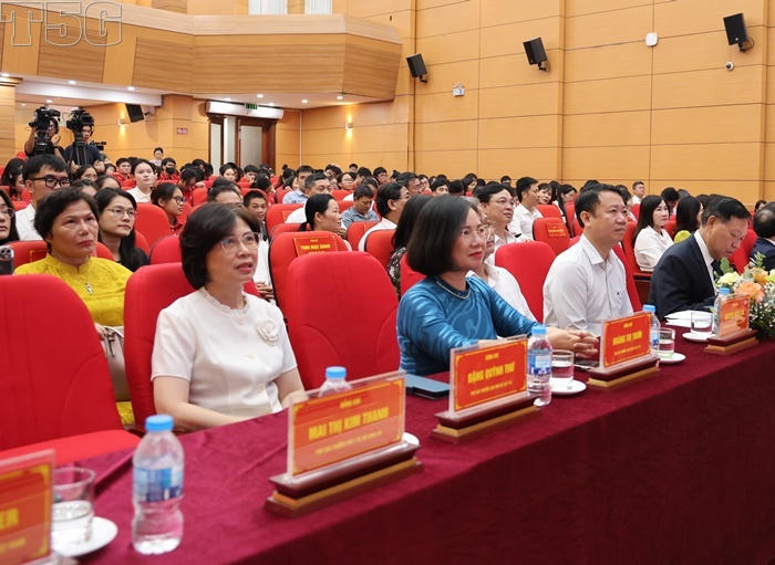 Các đại biểu dự Lễ mít tinh. Ảnh: Hoàng Hiền.