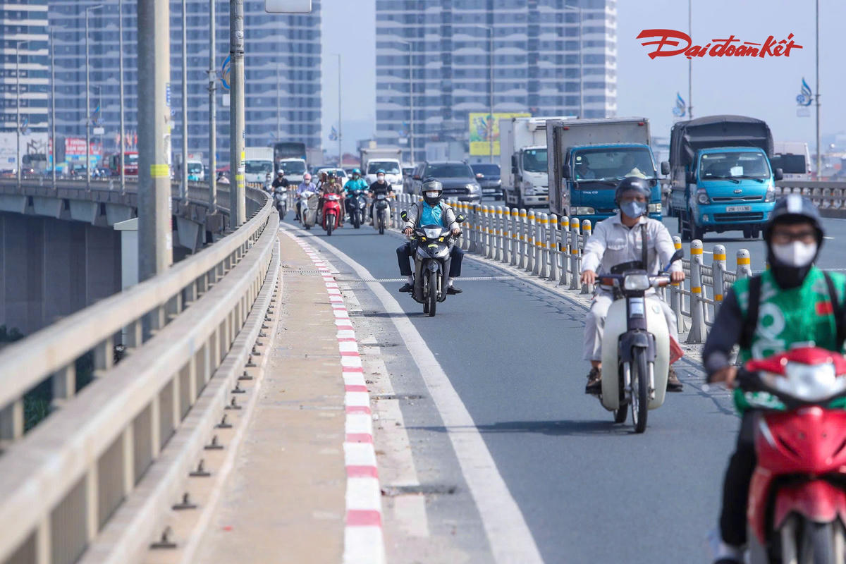 Cầu Nhật Tân sẽ được thí điểm điều chỉnh tổ chức giao thông từ ngày 27/9, trong đó giảm tốc độ tối đa ở làn ô tô sát dải phân cách từ 90 km/h xuống 80 km/h.
