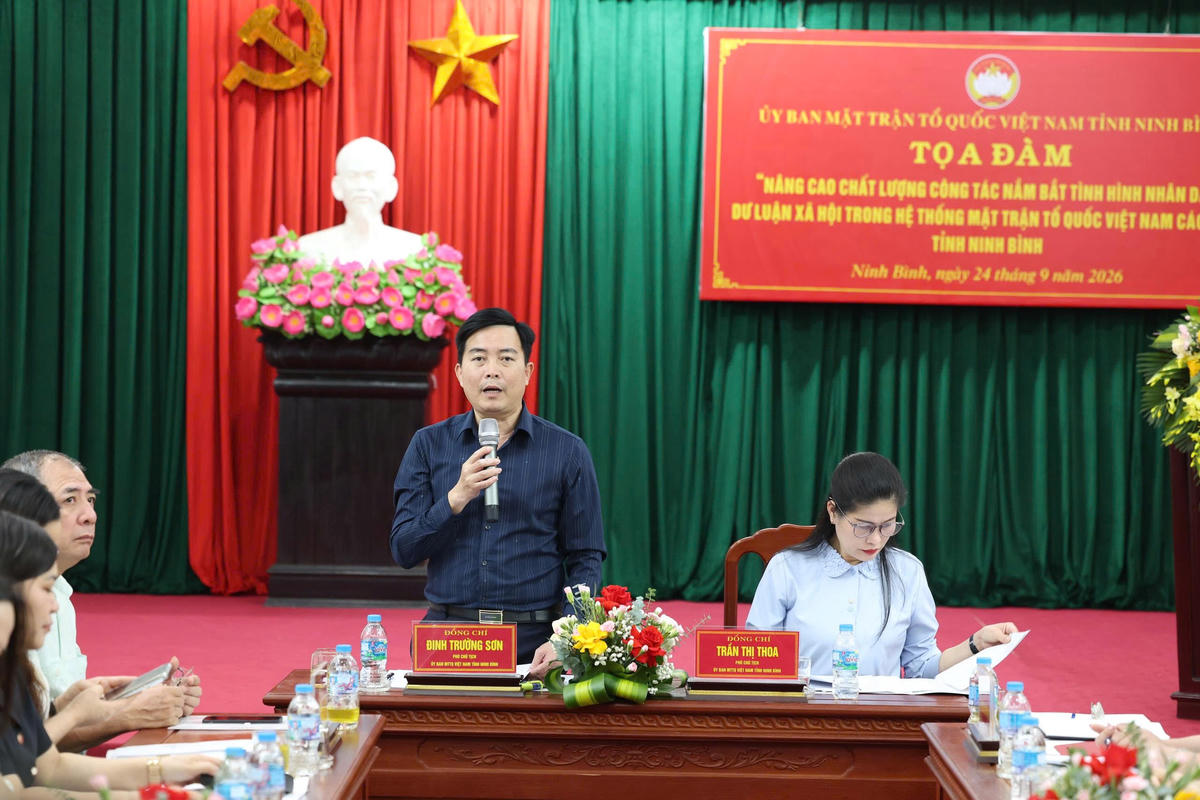 Ông Đinh Trường Sơn - Phó Chủ tịch Ủy ban MTTQ Việt Nam tỉnh Ninh Bình phát biểu kết luận tọa đàm. Ảnh: Đình Minh