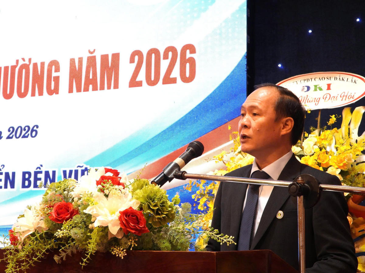 Tân Chủ tịch HĐQT Công ty Dakruco Lê Danh Thắng phát biểu nhận nhiệm vụ.