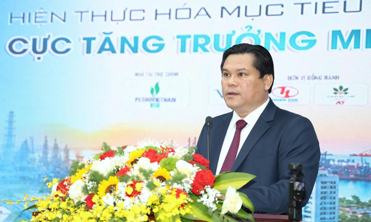 Ông Trần Phước Hiền, Phó Chủ tịch UBND tỉnh Quảng Ngãi phát biểu tại hội thảo. Ảnh: CĐ.