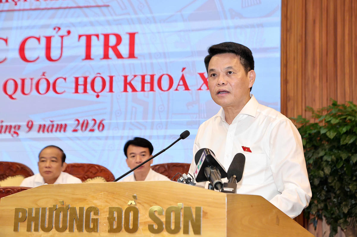  Bí thư Thành ủy, Trưởng Đoàn đại biểu Quốc hội Hải Phòng Lê Ngọc Châu phát biểu tiếp thu ý kiến cử tri và kết luận Hội nghị. Ảnh: Việt Cường. 