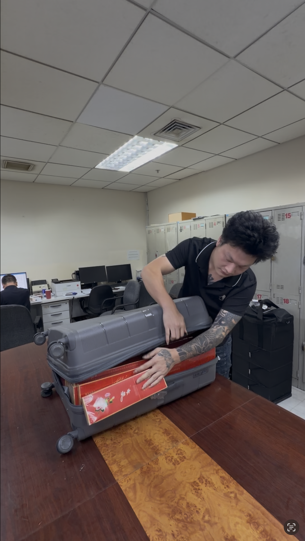 4 người nước ngoài bị khởi tố vì 'vận chuyển hàng cấm'