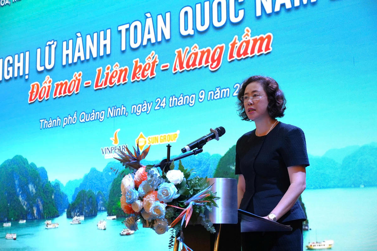 Phó Chủ tịch UBND TP Quảng Ninh Vũ Thị Mai Anh phát biểu tại hội nghị.