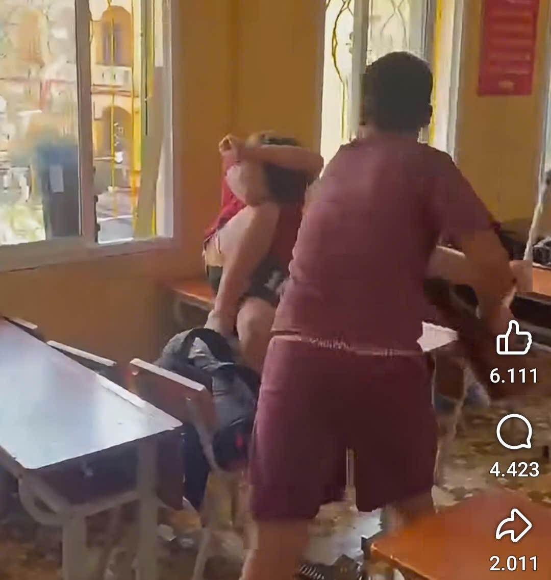 Video được đăng tải lên mạng xã hội thu hút sự quan tâm của dư luận. Ảnh: Cắt từ video.