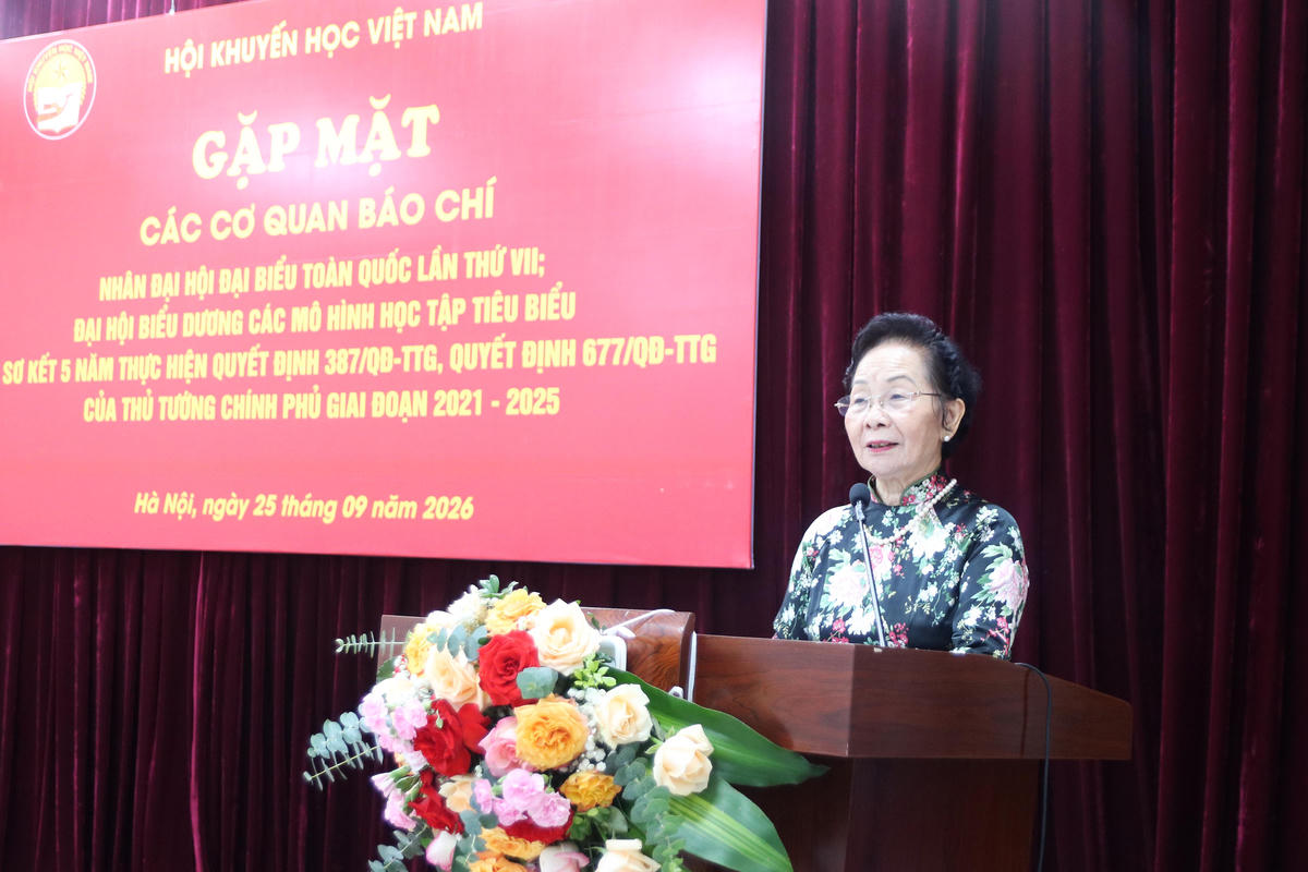Chủ tịch Hội Khuyến học Việt Nam Nguyễn Thị Doan phát biểu tại buổi gặp mặt.