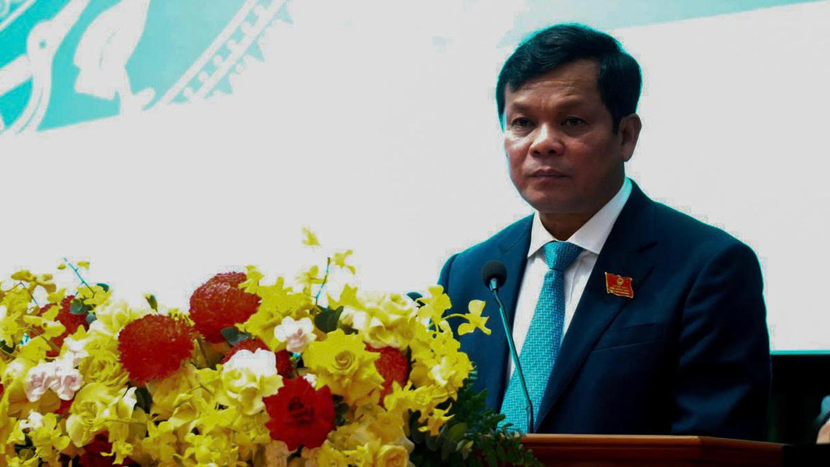 Ông Nguyễn Đức Tuy, Chủ tịch HĐND tỉnh Quảng Ngãi phát biểu tại kỳ họp. Ảnh: BT.