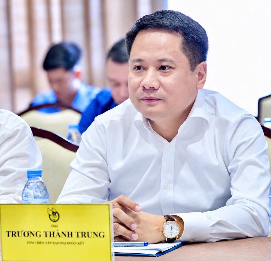 Tổng Biên tập Báo Đại đoàn kết Trương Thành Trung dự sự kiện. 