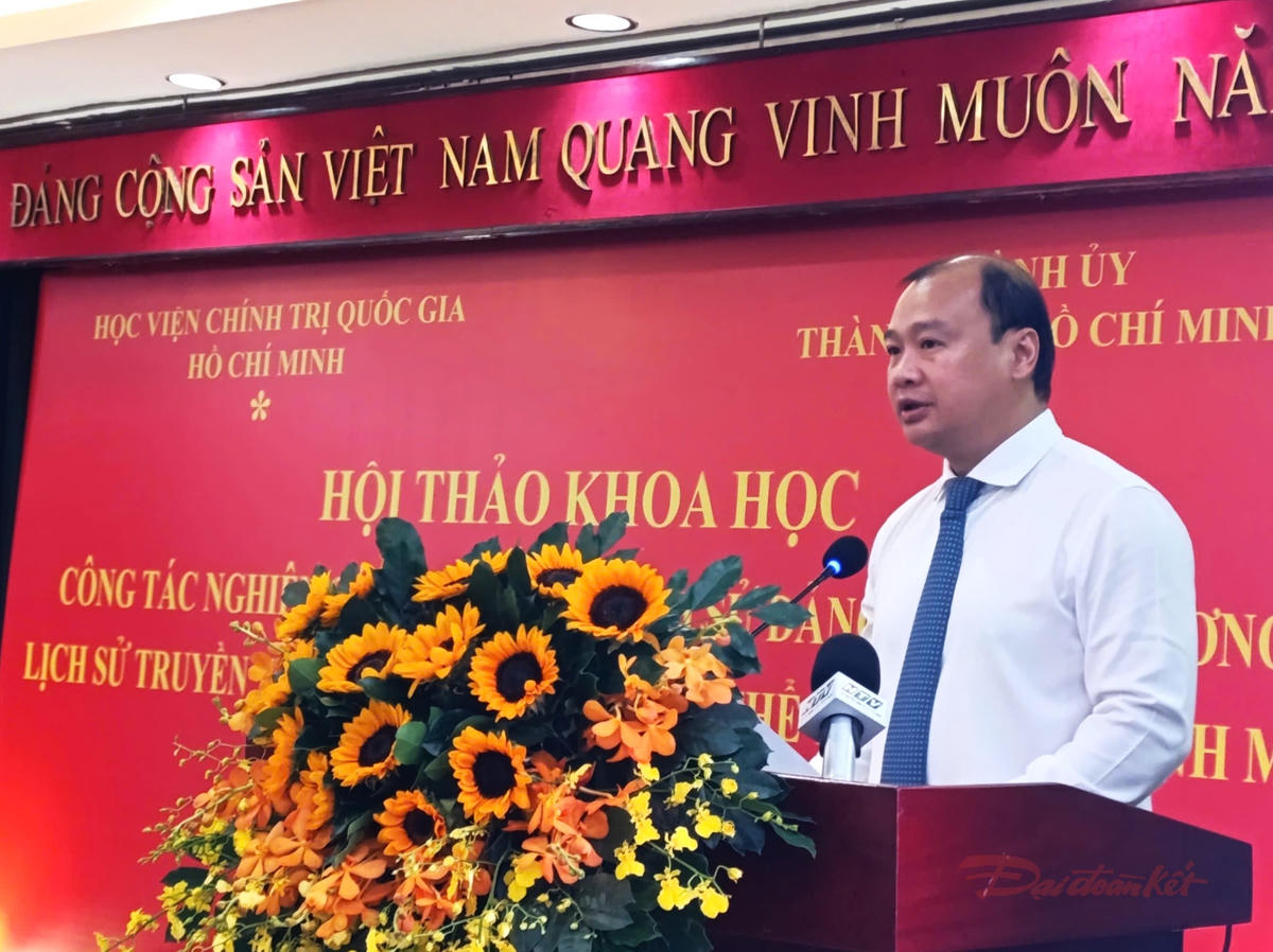 Ông Lê Hải Bình, Ủy viên Trung&nbsp;ương&nbsp;Đảng, Phó Giám&nbsp;đốc&nbsp; Thường trực Học viện Chính trị quốc gia Hồ Chí Minh phát biểu tại hội thảo khoa học. Ảnh: T.Luân.