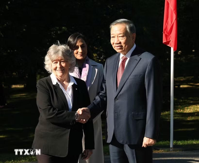 Toàn quyền Canada Louise Arbour đón Tổng Bí thư, Chủ tịch nước Tô Lâm. (Ảnh: Thống Nhất/TTXVN).