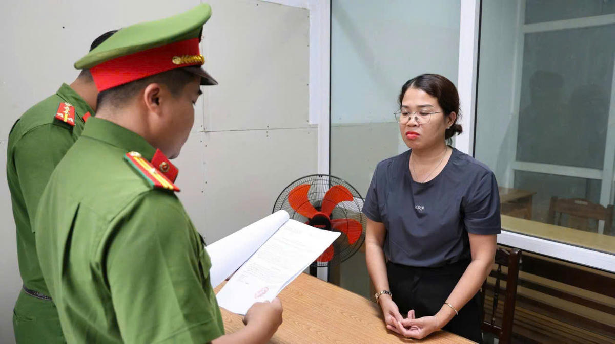 Công an TP Đà Nẵng khởi tố Trần Thị Thiên để điều tra về hành vi vận chuyển trái phép tiền tệ qua biên giới. Ảnh: CA Đà Nẵng.