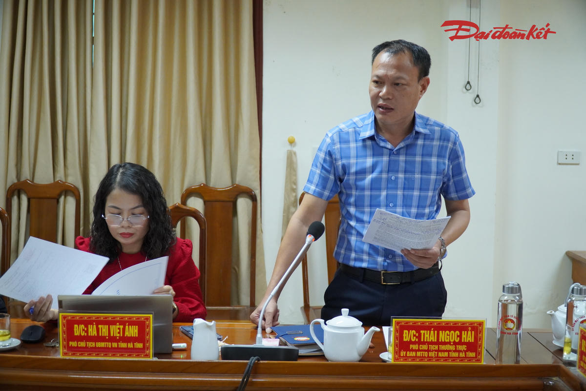 Phó Chủ tịch Thường trực Ủy ban MTTQ Việt Nam tỉnh Hà Tĩnh Thái Ngọc Hải báo cáo, trao đổi tại buổi làm việc. Ảnh: HN.