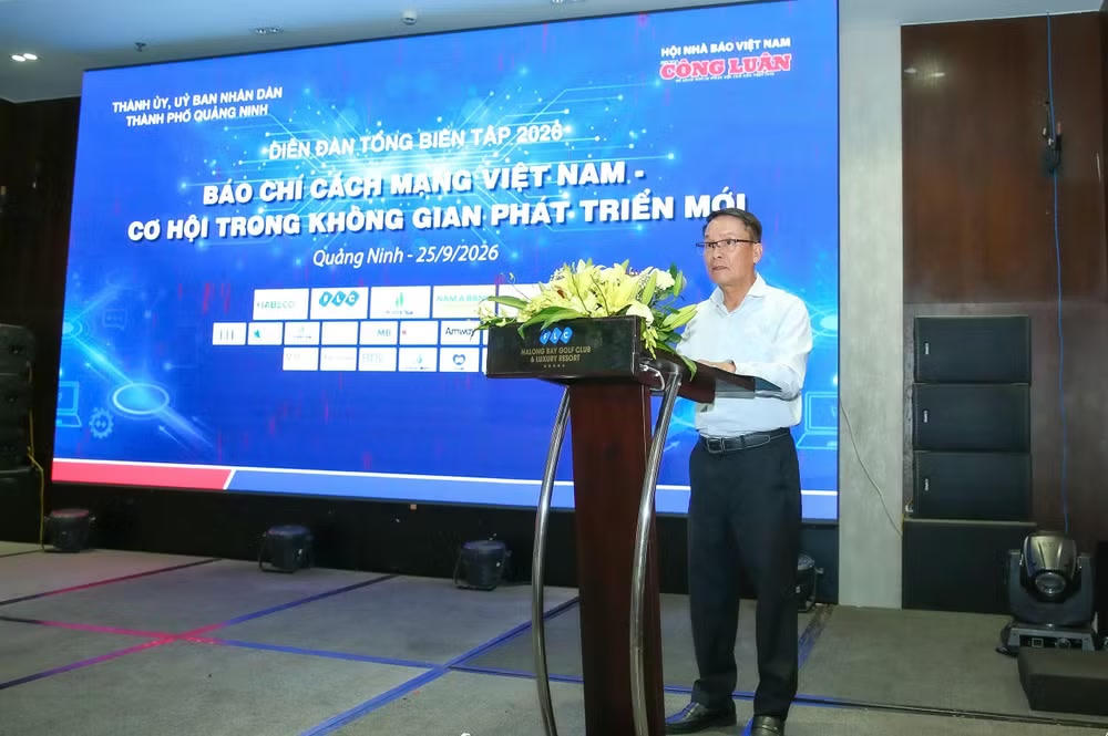 Ông Nguyễn Đức Lợi, Phó Chủ tịch Thường trực Hội Nhà báo Việt Nam phát biểu khai mạc Diễn đàn Tổng Biên tập 2026. 