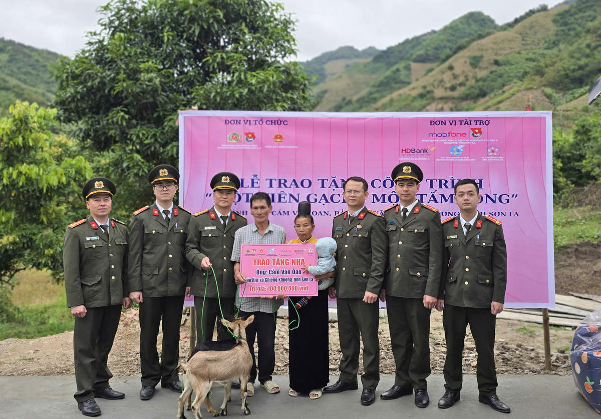 Lan tỏa tình yêu thương, trách nhiệm vì nhân dân phục vụ của cán bộ, chiến sĩ An ninh mạng Công an Sơn La.