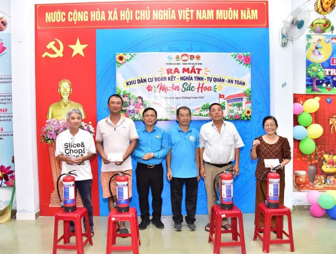 Ra mắt mô hình “Khu dân cư đoàn kết - Nghĩa tình - Tự quản - An toàn tại phường Gia Định. Ảnh: PGĐ