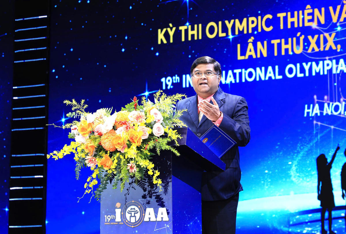 Ông Aniket Sule – Chủ tịch Uỷ ban Olympic Thiên văn và Vật lý thiên văn quốc tế phát biểu tại lễ khai mạc.