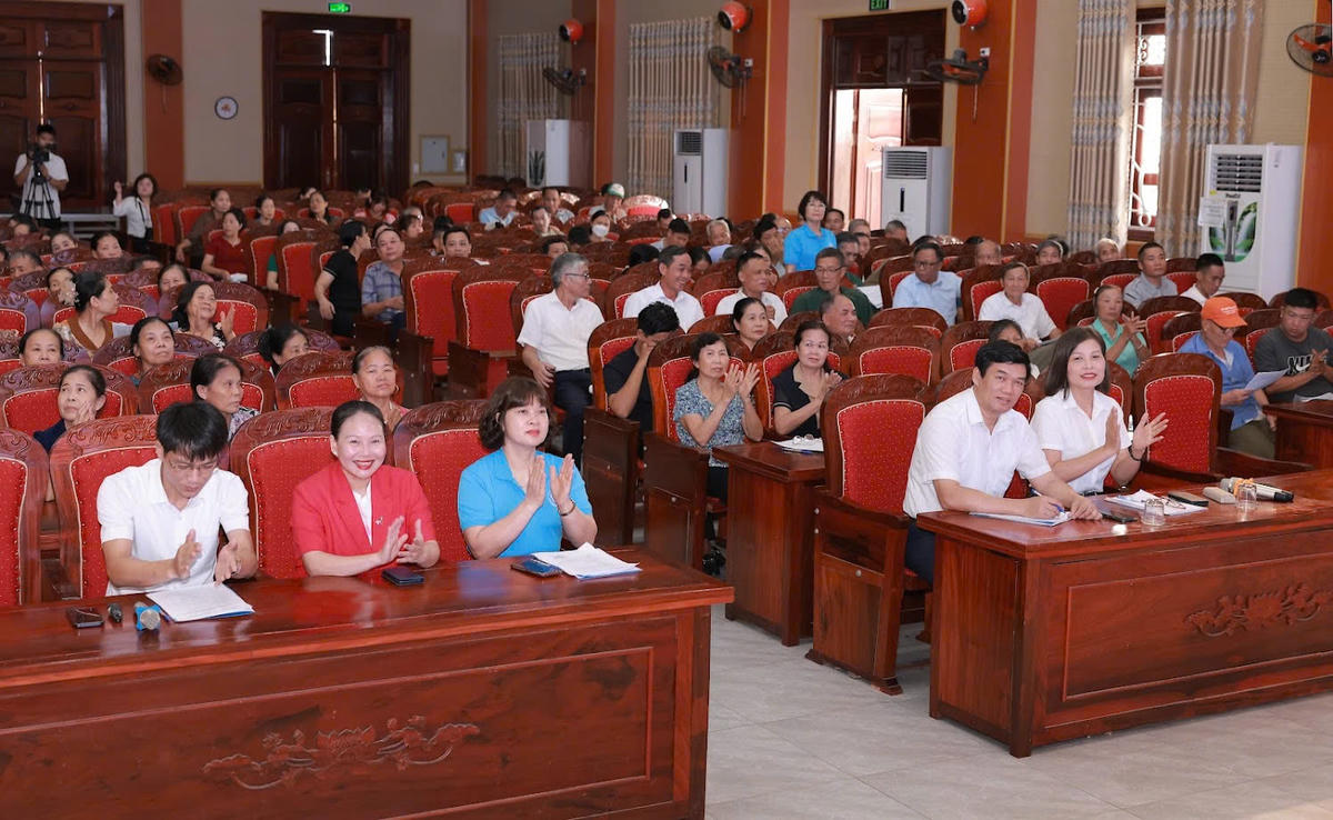 Hội nghị tuyên truyền chính sách BHXH cho người dân. Ảnh: Ngọc Ánh 