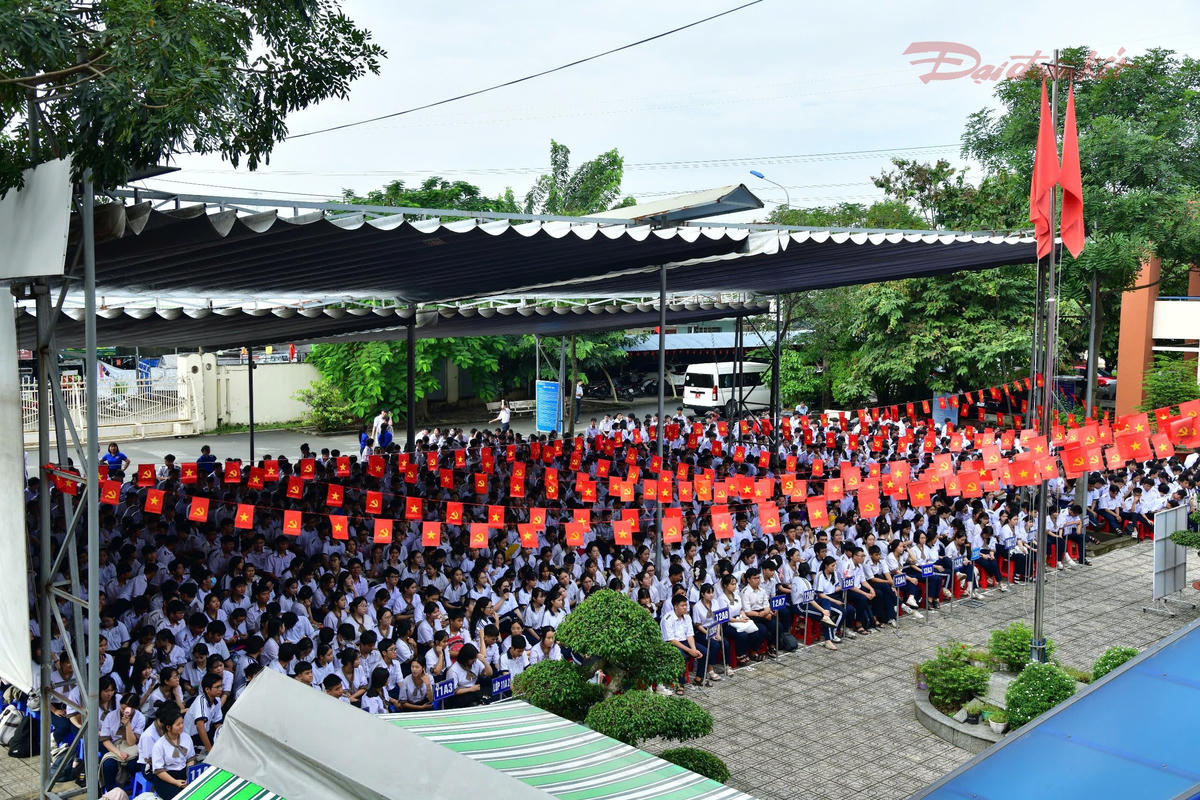 Hơn 1.500 học sinh, giáo viên được tuyên truyền tại chuỗi hoạt động. Ảnh: Hồng Vân.
