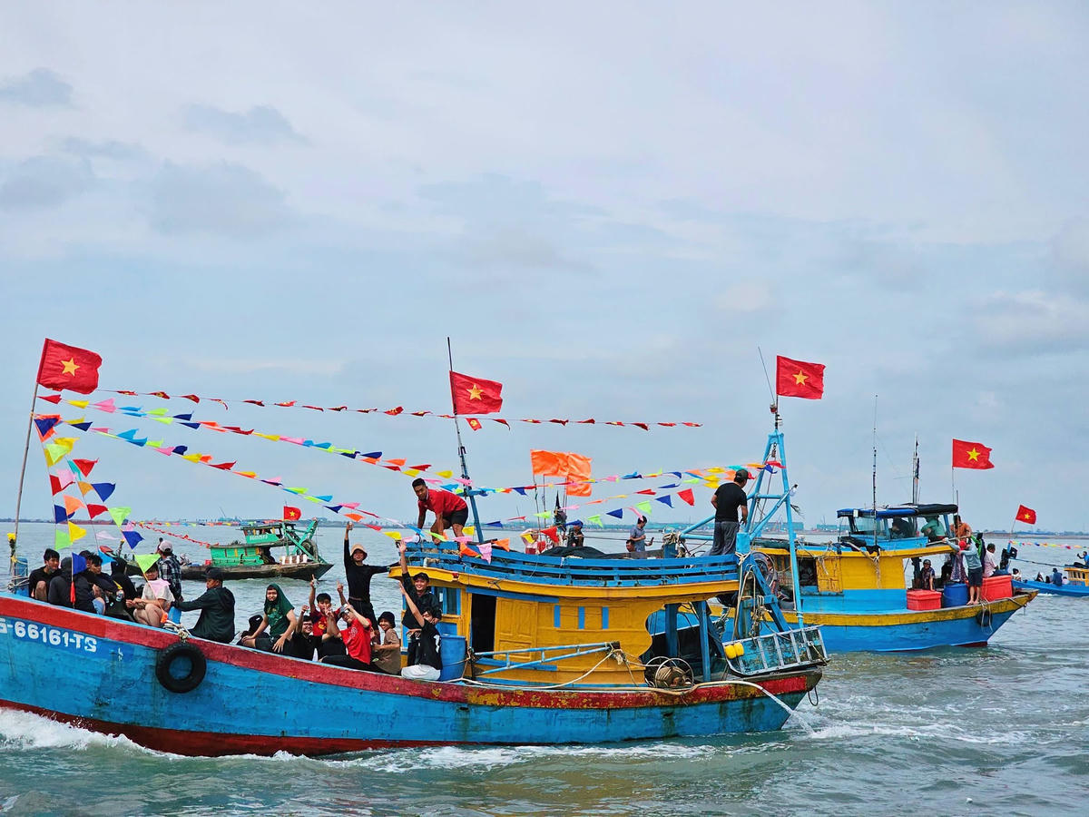 Ngày nay, đây còn là nét văn hóa tín ngưỡng độc đáo của ngư dân Cần Giờ, được tôn vinh và lưu truyền cho thế hệ trẻ. Ảnh: T.L.