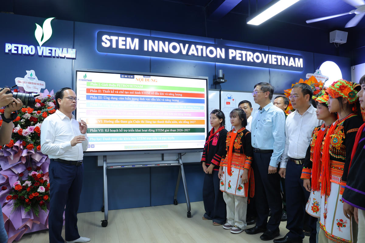 Chuyên gia trường Đại học Dầu khí Việt Nam (PVU) giới thiệu chương trình học về khoa học, công nghệ, lĩnh vực năng lượng