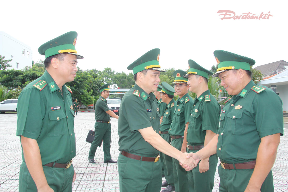 Đoàn kiểm tra đến kiểm tra tại Đồn Biên phòng Phước Tỉnh. Ảnh: V.D-Q.A
