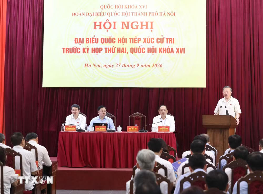 ttxvn-tong-bi-thu-chu-tich-nuoc-tiep-xuc-cu-tri-ha-noi-truoc-ky-hop-thu-hai-quoc-hoi-khoa-xvi-1358.jpg