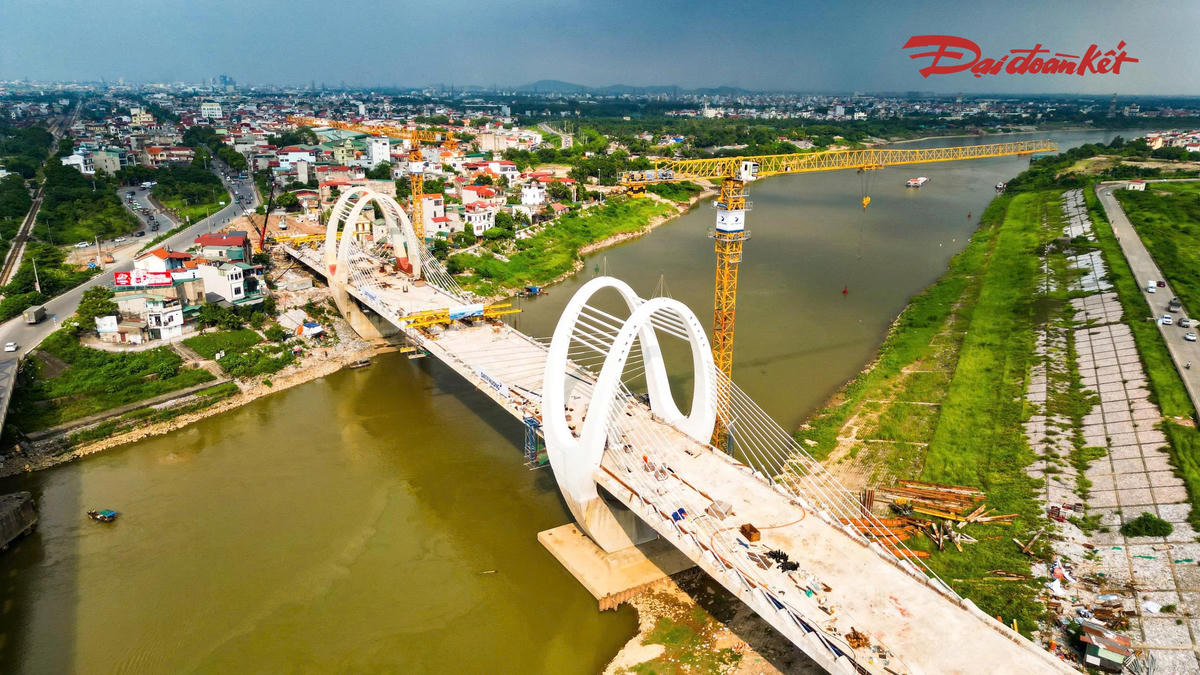 Cầu Đuống mới có chiều dài 382 m, rộng 18,5 m, kết hợp kết cấu dây văng, tĩnh không dưới cầu 4,75 m. Đường dẫn hai đầu cầu dài 318 m, vận tốc thiết kế 80 km/h.