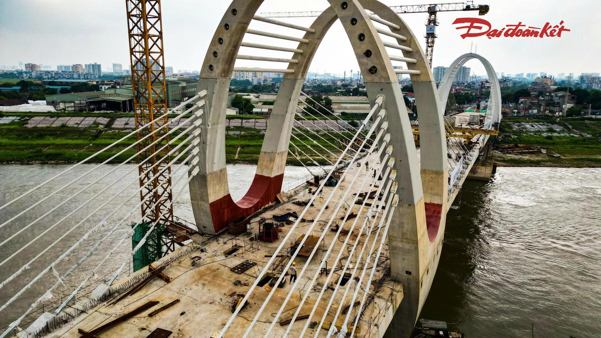 Ban Quản lý dự án Đường sắt cho biết, việc kiểm tra hiện trường được thực hiện nhằm kịp thời chỉ đạo, đưa ra các giải pháp thi công phù hợp, bảo đảm tiến độ và hiệu quả. Ban cũng thực hiện báo cáo hằng tháng với Bộ Xây dựng để phục vụ công tác quản lý, theo dõi và đôn đốc dự án.