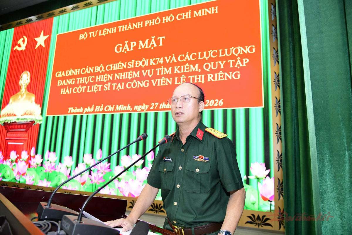 Đại tá Nguyễn Đình Chuẩn, Thành ủy viên, Phó Chính ủy Bộ Tư lệnh TPHCM phát biểu. Ảnh: Nguyễn Hùng.