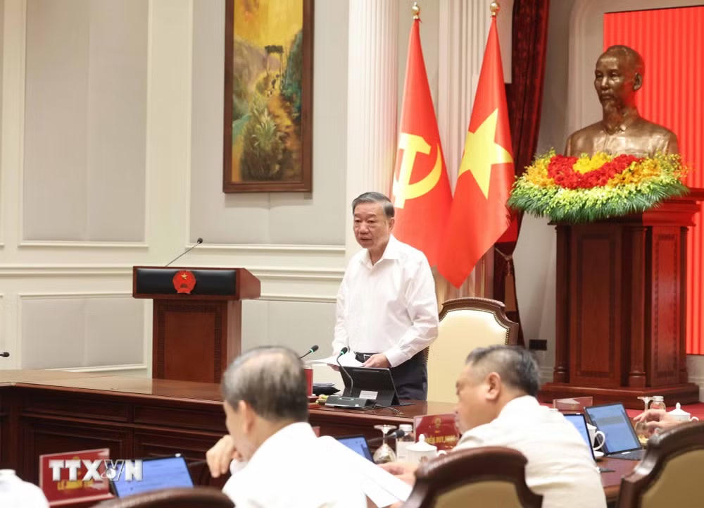 ttxvn_tong-bi-thu-chu-tich-nuoc-chu-tri-phien-hop-ve-hoan-thien-the-che-va-thuc-thi-phap-luat-9053278-3.jpg