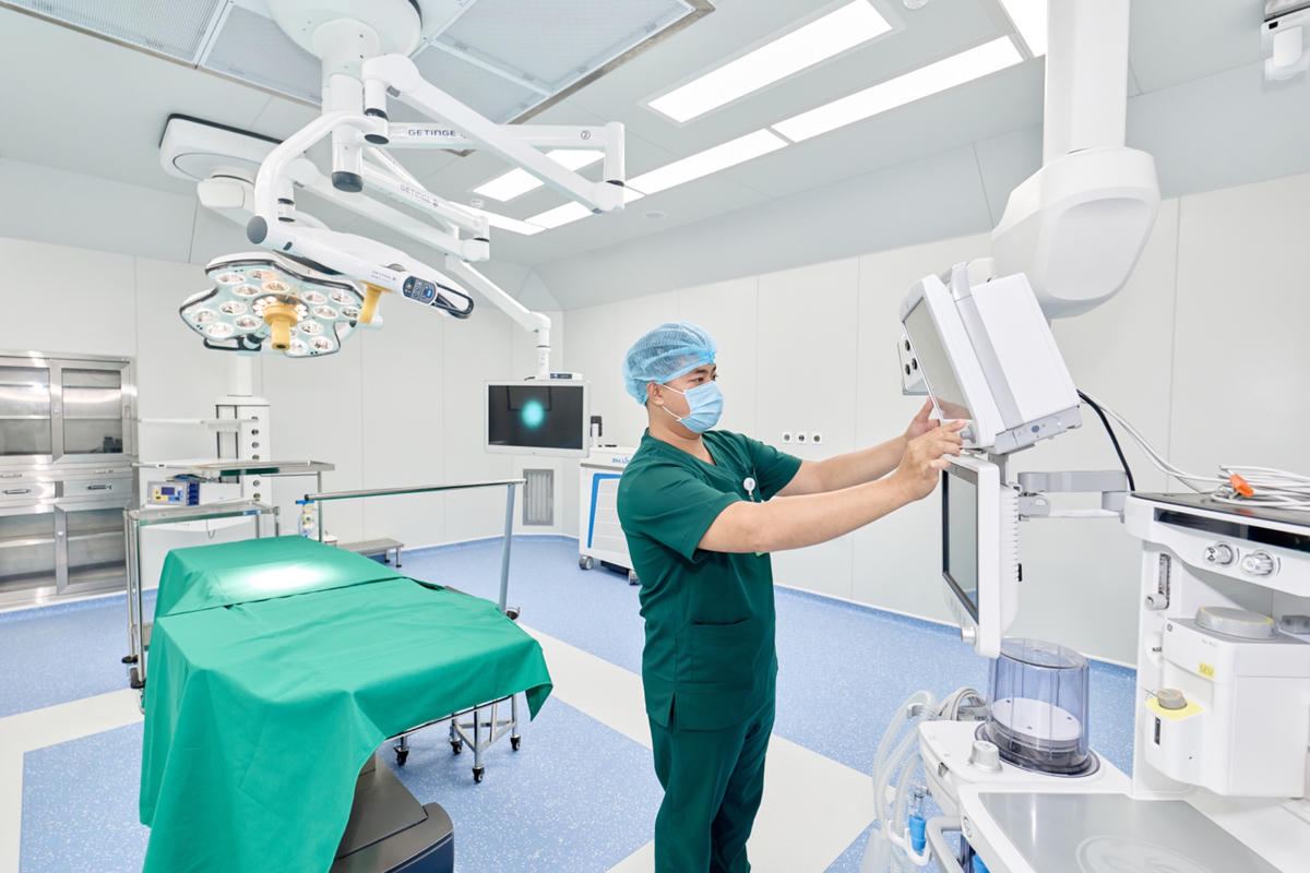 Chính sự hội tụ giữa hạ tầng công nghệ cao và chuyên môn vững vàng của người thầy thuốc đã giúp Phú Quốc dần thoát khỏi nỗi lo chuyển viện