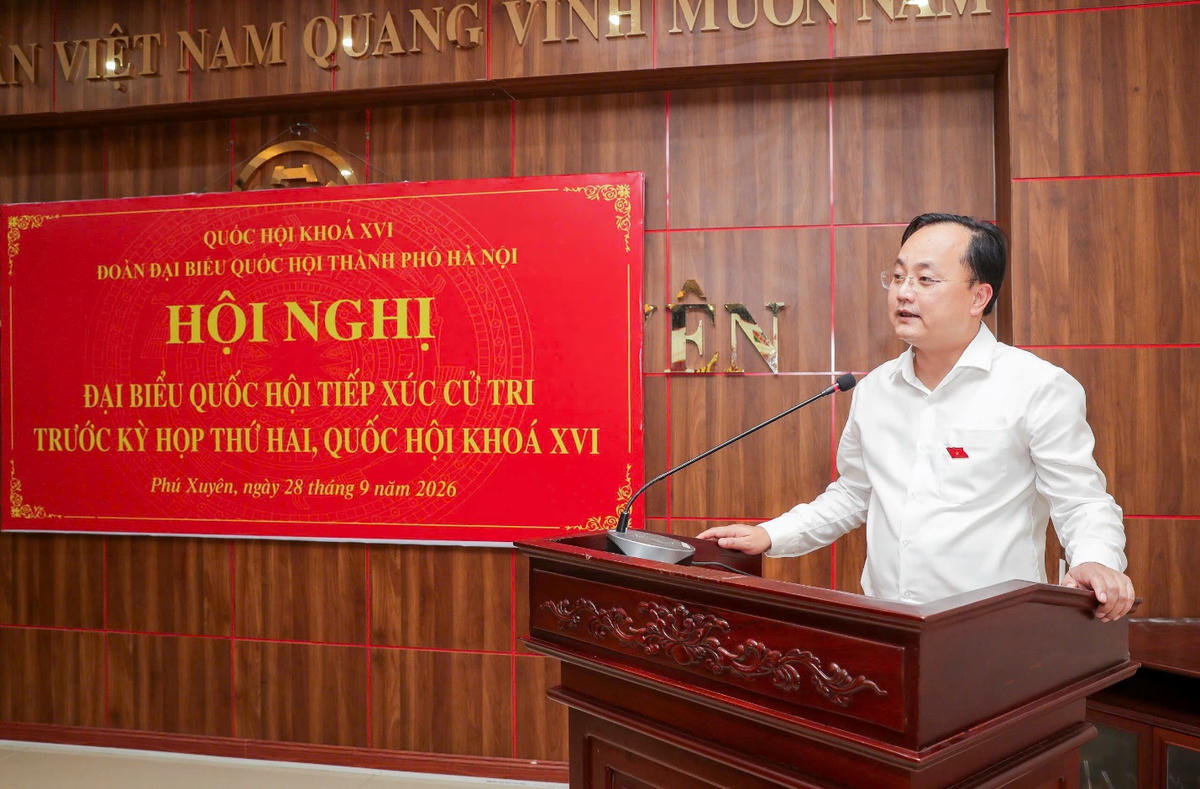 Đồng chí Tô Huy Vũ - Đại biểu Quốc hội khóa XVI, Bí thư Đảng ủy, Chủ tịch Hội đồng thành viên Agribank phát biểu tại Hội nghị