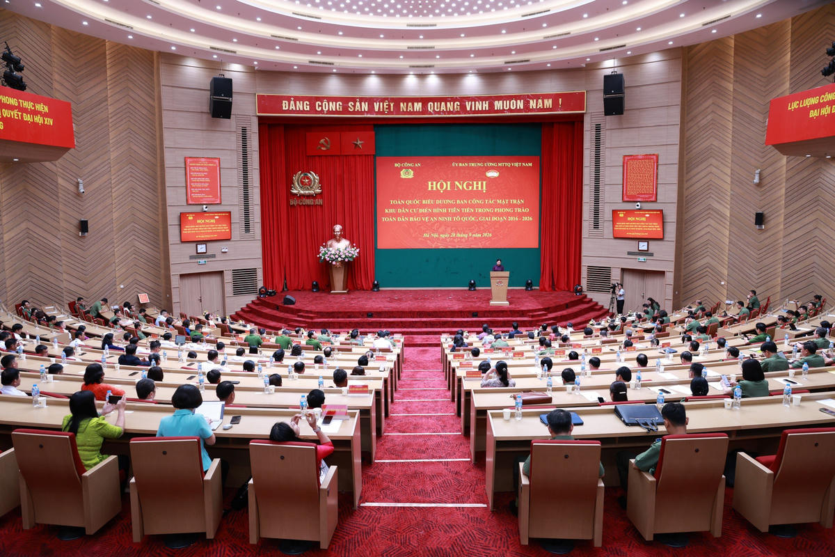 Quang cảnh hội nghị toàn quốc biểu dương Ban Công tác Mặt trận khu dân cư điển hình tiên tiến trong phong trào Toàn dân bảo vệ an ninh Tổ quốc, giai đoạn 2016-2026. Ảnh: Quang Vinh - Lê Khánh. 