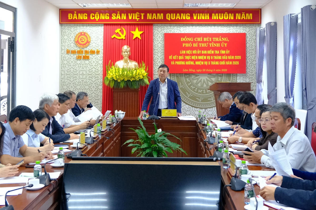 Quang cảnh buổi làm việc. Ảnh H.Sa