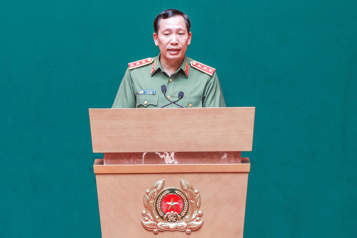 Ông Lê Văn Tuyến, Ủy viên Ban Chấp hành Trung ương Đảng, Thứ trưởng Bộ Công an phát biểu tại hội nghị. Ảnh: Quang Vinh - Lê Khánh