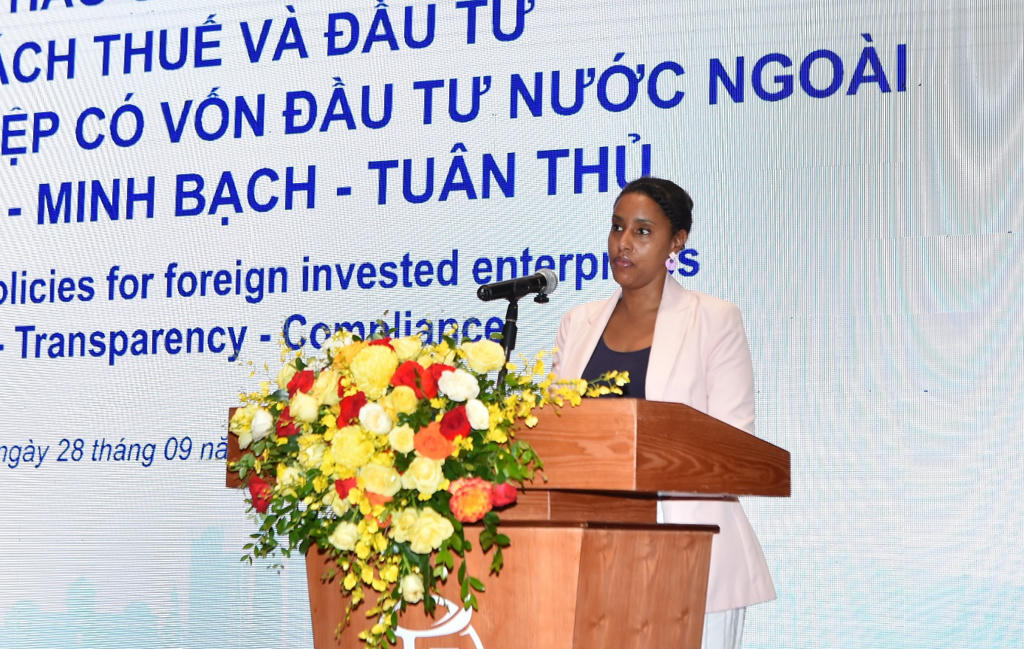 Bà Roux Eloïse, đại diện phái đoàn Liên minh Châu Âu (EU) tại Việt Nam phát biểu. Ảnh: MOF.