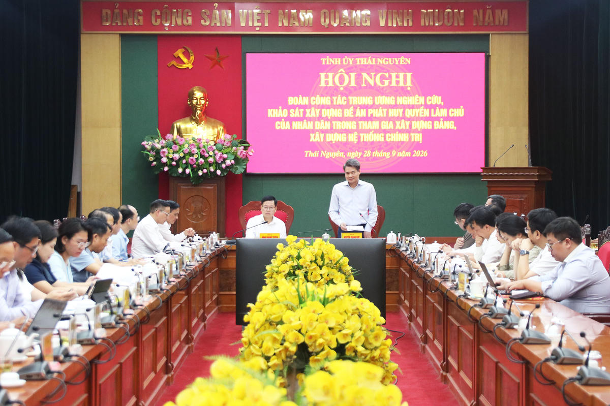 Đoàn công tác Đảng ủy MTTQ, các đoàn thể Trung ương do ông Nguyễn Quang Đức - Ủy viên Trung ương Đảng, Phó Bí thư Đảng ủy MTTQ, các đoàn thể Trung ương làm Trưởng đoàn tại buổi làm việc với tỉnh Thái Nguyên.