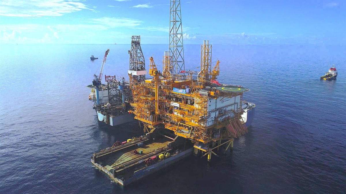 Lắp đặt ngoài khơi giàn CPP Sao Vàng.