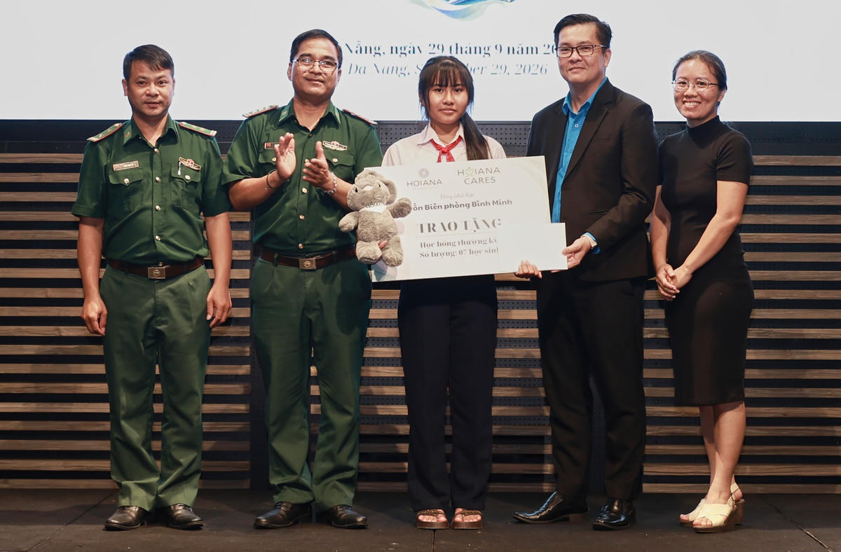 Học bổng “Tiếp bước tương lai” đồng hành với học sinh trong 3 năm học. Ảnh: Nguyễn Tú.