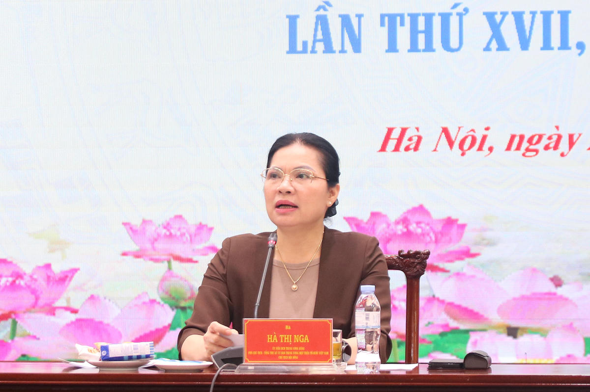 Phó Chủ tịch - Tổng Thư ký Ủy ban Trung ương MTTQ Việt Nam Hà Thị Nga phát biểu tại cuộc họp.