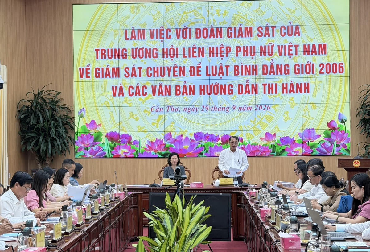 Ông Nguyễn Văn Khởi Phó Chủ tịch UBND TP Cần Thơ phát biểu tại buổi làm việc. Ảnh HT