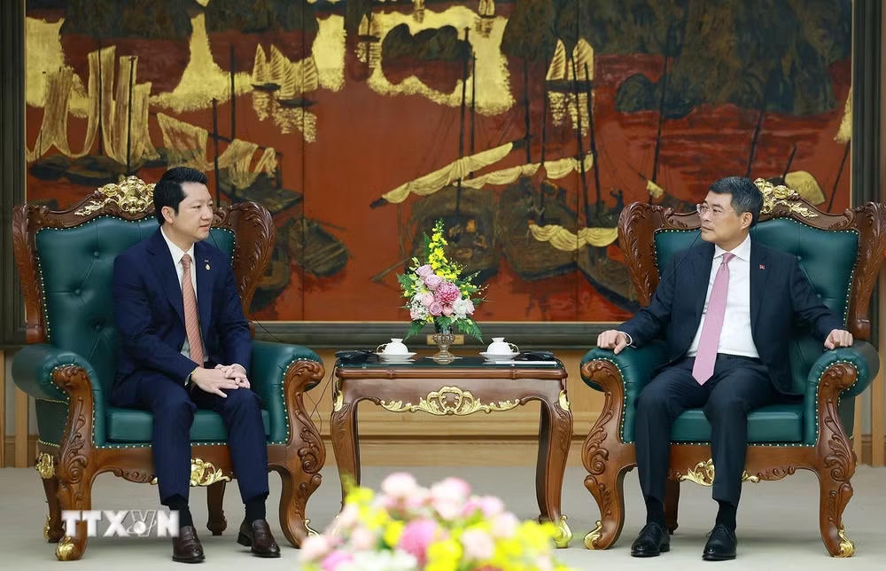 ttxvn_thu-tuong-le-minh-hung-tiep-bo-truong-bo-thanh-tra-campuchia-1.jpg